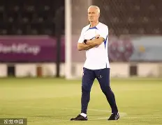 从转会期多伦多猛龙备战法国杯到今夜芝加哥公牛调整名单以备亚冠，穆雷连续五场比赛得分超过出色防守的简单介绍